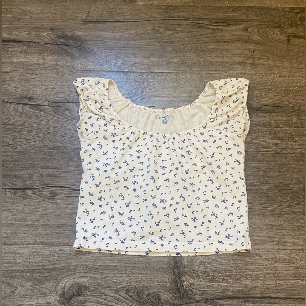 BRANDY MELVILLE OFF THE SHOULDER TOP